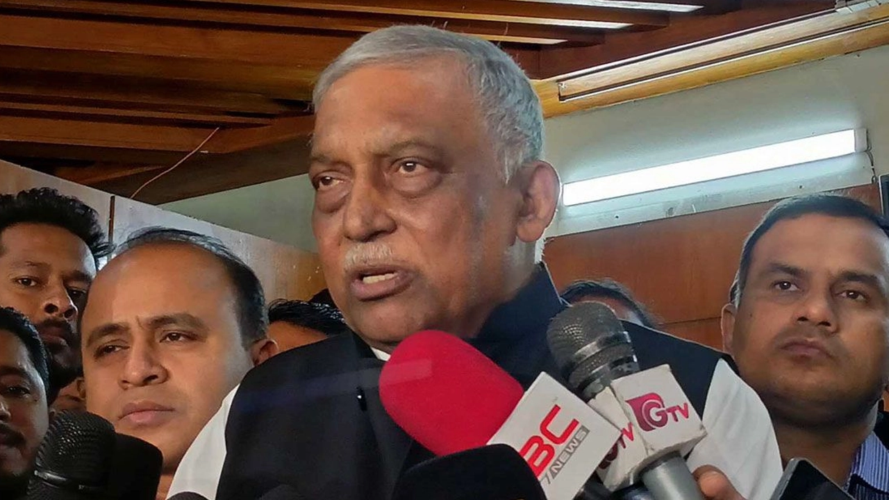 স্বরাষ্ট্রমন্ত্রী আসাদুজ্জামান খান কামাল। পুরোনো ছবি