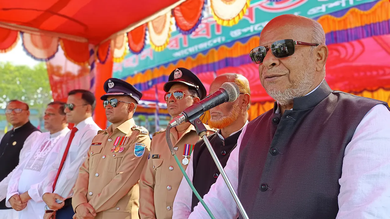 স্বাধীনতা ও জাতীয় দিবসের অনুষ্ঠানে বক্তব্য দেন রেলমন্ত্রী মো. জিল্লুল হাকিম। ছবি : কালবেলা