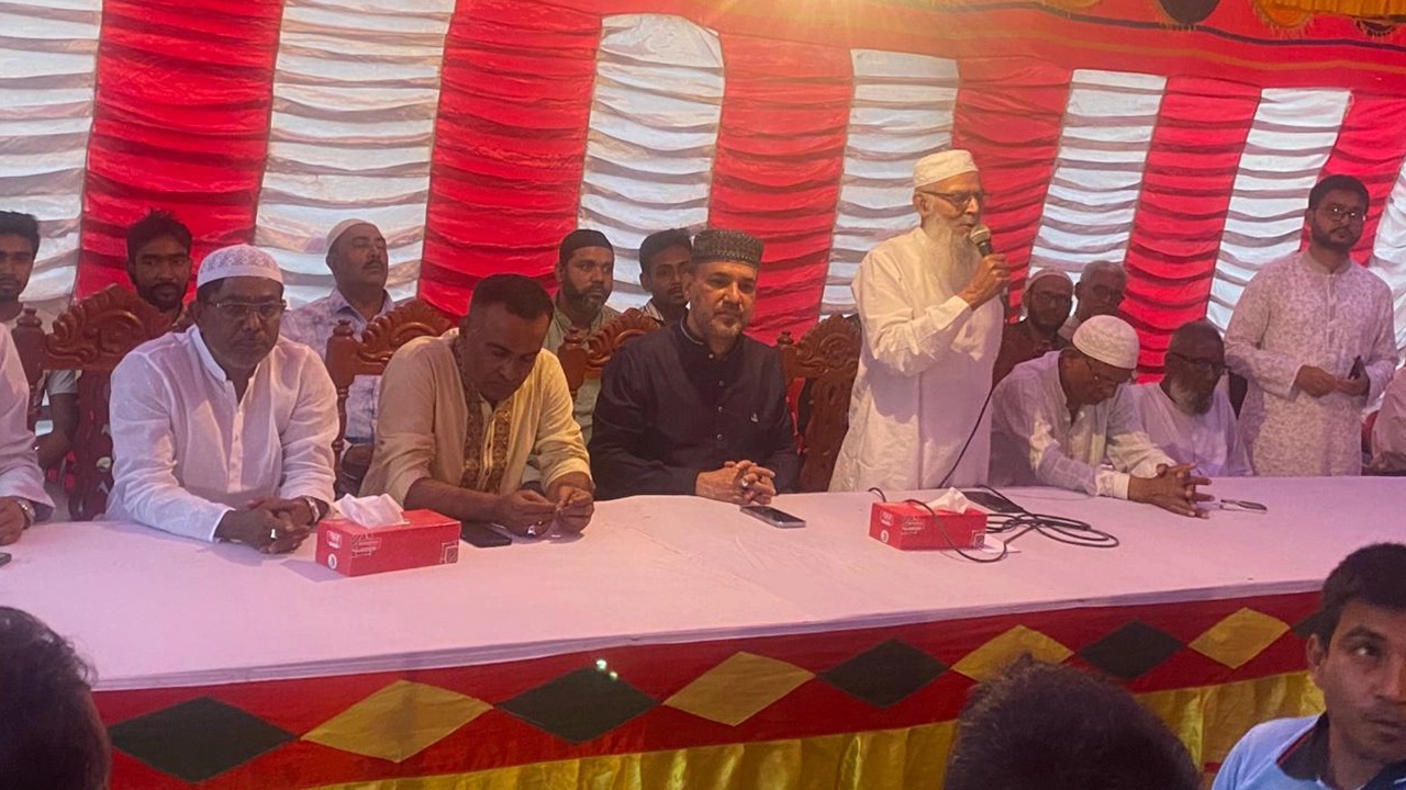 ঝিনাইদহে শৈলকুপায় স্বাধীনতা দিবসের আলোচনা অনুষ্ঠানে আলহাজ নজরুল ইসলাম দুলাল। ছবি : কালবেলা