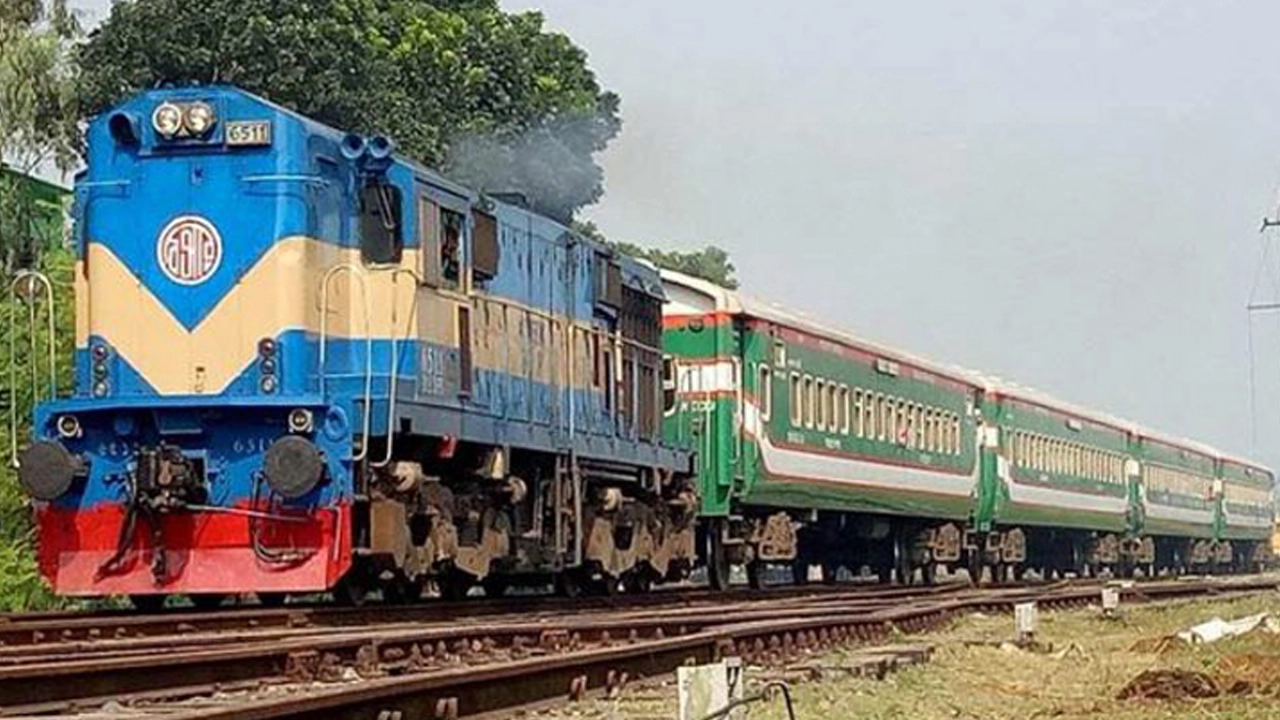 ট্রেন। পুরোনো ছবি