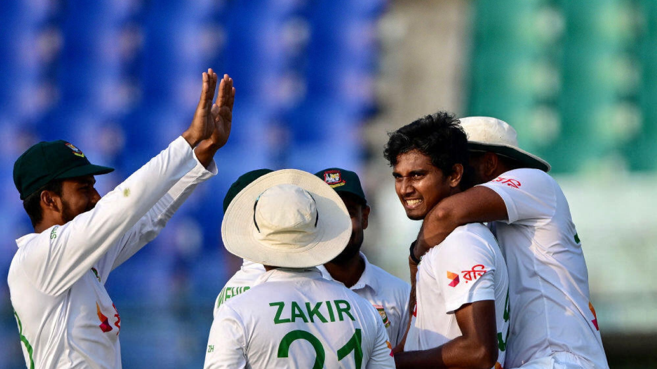 বাংলাদেশের খেলোয়াড়দের উইকেট পাওয়ার পর উল্লাস। ছবি : সংগৃহীত