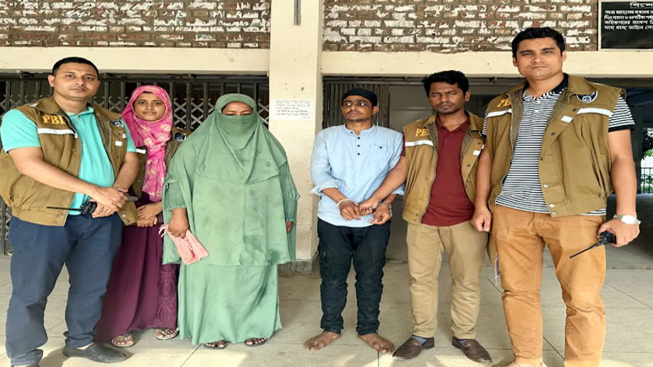 নারায়ণগঞ্জে অনন্যা হত্যা মামলায় গ্রেপ্তার দুই আসামিকে গ্রেপ্তার করেছে পুলিশ। ছবি : কালবেলা