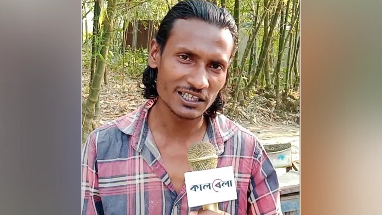 ভ্যানচালক বাদশা মিয়া। ছবি : কালবেলা