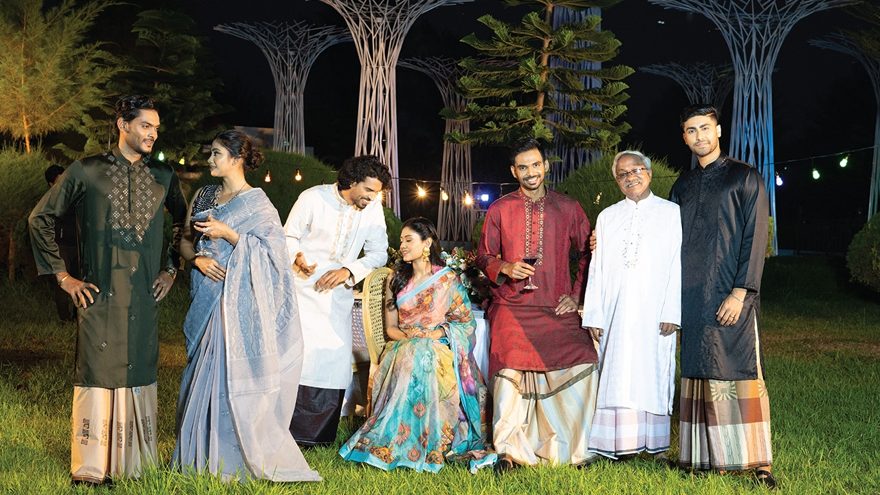 বিশ্ব সভ্যতা ও সংস্কৃতির সংমিশ্রণে আমানত শাহ লুঙ্গি। ছবি : কালবেলা