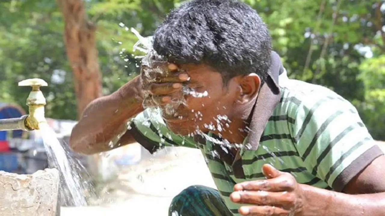 দুপুরের মধ্যে ৬০ কিমি বেগে ঝড়ের আভাস