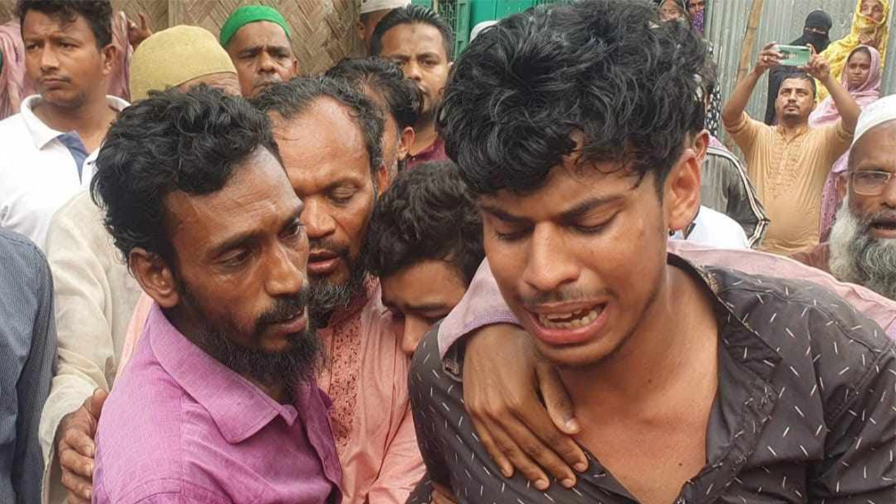 নিহতের স্বজনদের আহাজারি। ছবি : কালবেলা