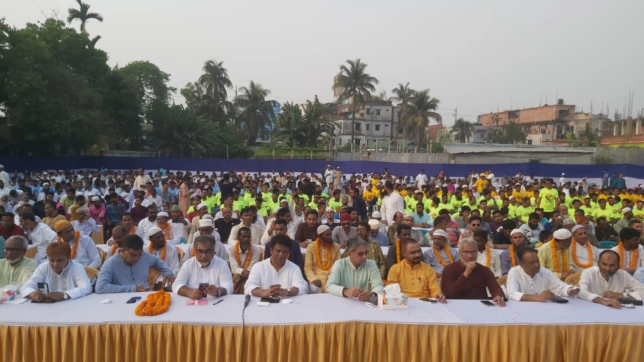 মুক্তাগাছা বাজারে উপজেলা ও পৌর বিএনপির উদ্যোগে সদ্য কারামুক্ত নেতাকর্মীদের সংবর্ধনা অনুষ্ঠিত। ছবি : কালবেলা