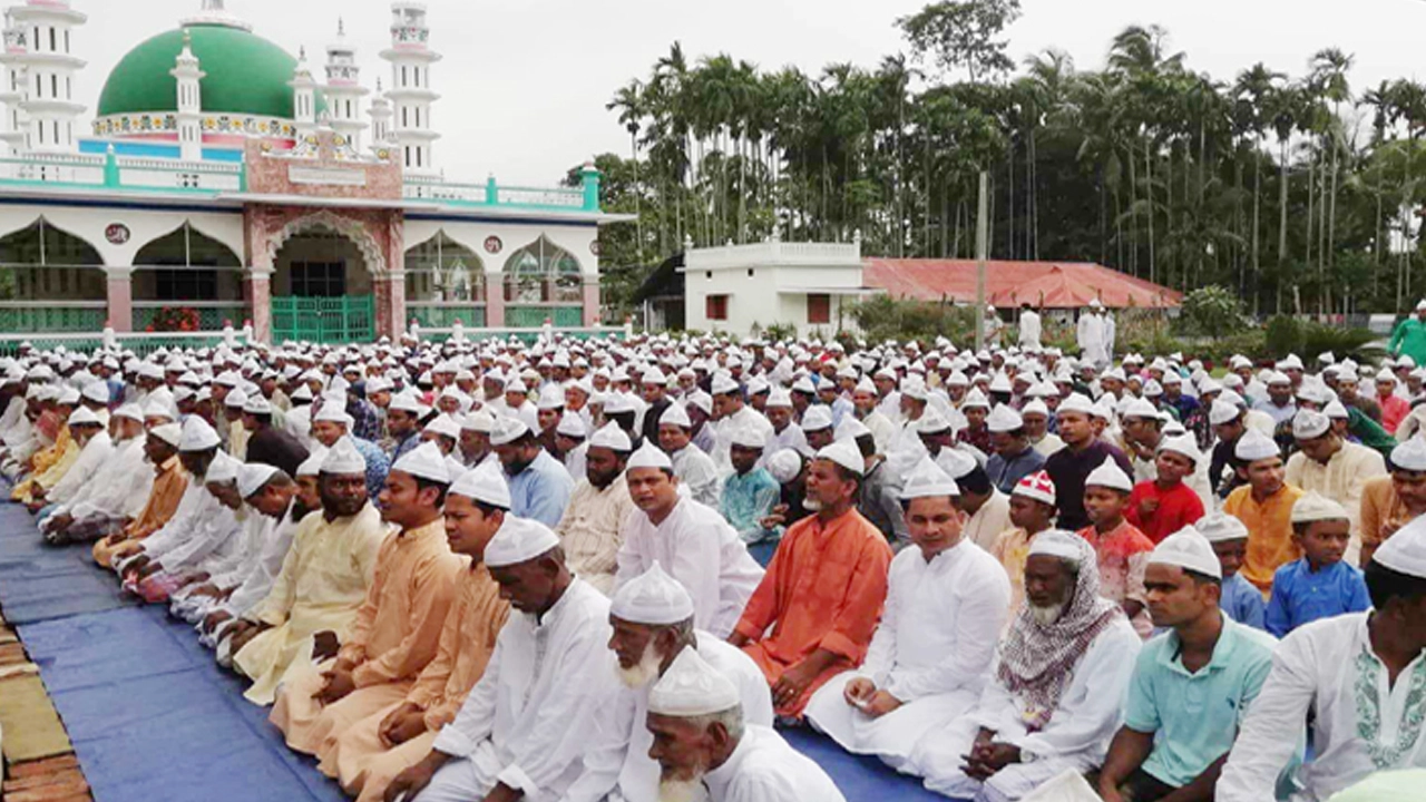 দক্ষিণ চট্টগ্রামের প্রায় ৬০টি গ্রামে ঈদুল ফিতর উদযাপন। ছবি : সংগৃহীত
