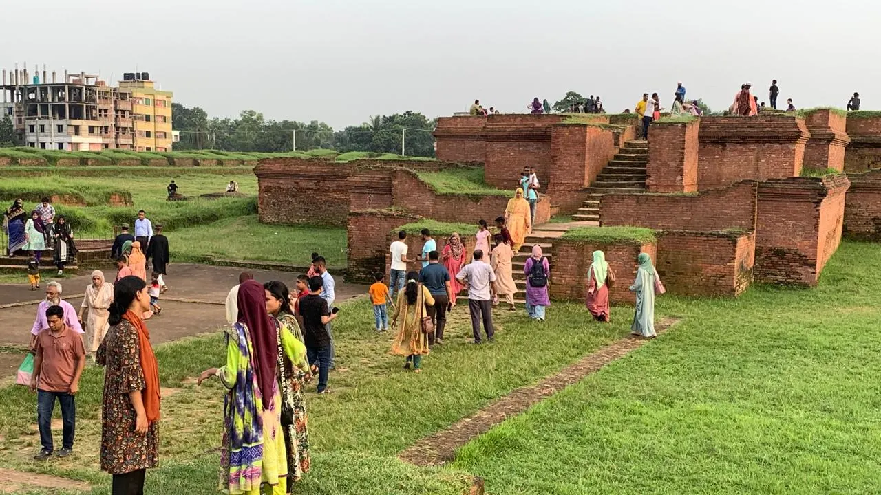 কুমিল্লার বিখ্যাত প্রত্নতাত্ত্বিক নিদর্শনগুলোর মধ্যে অন্যতম আনন্দ বিহার। ছবি : কালবেলা