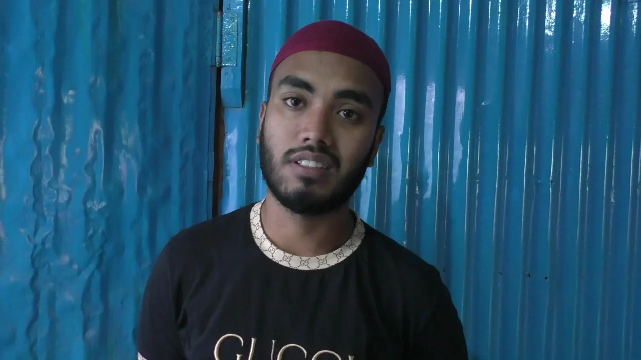 বেইলি রোডের আগুনে নিহত নারায়ণগঞ্জের বাসিন্দা শান্ত হোসেনের ভাই প্রান্ত হোসেন। ছবি : কালবেলা