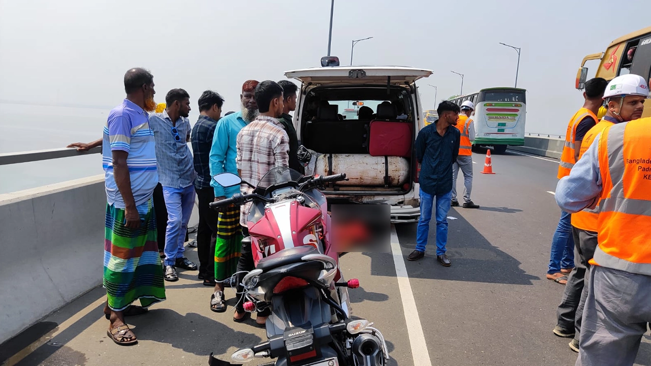 পদ্মা সেতুতে দুর্ঘটনার ঘটনাস্থল। ছবি : কালবেলা