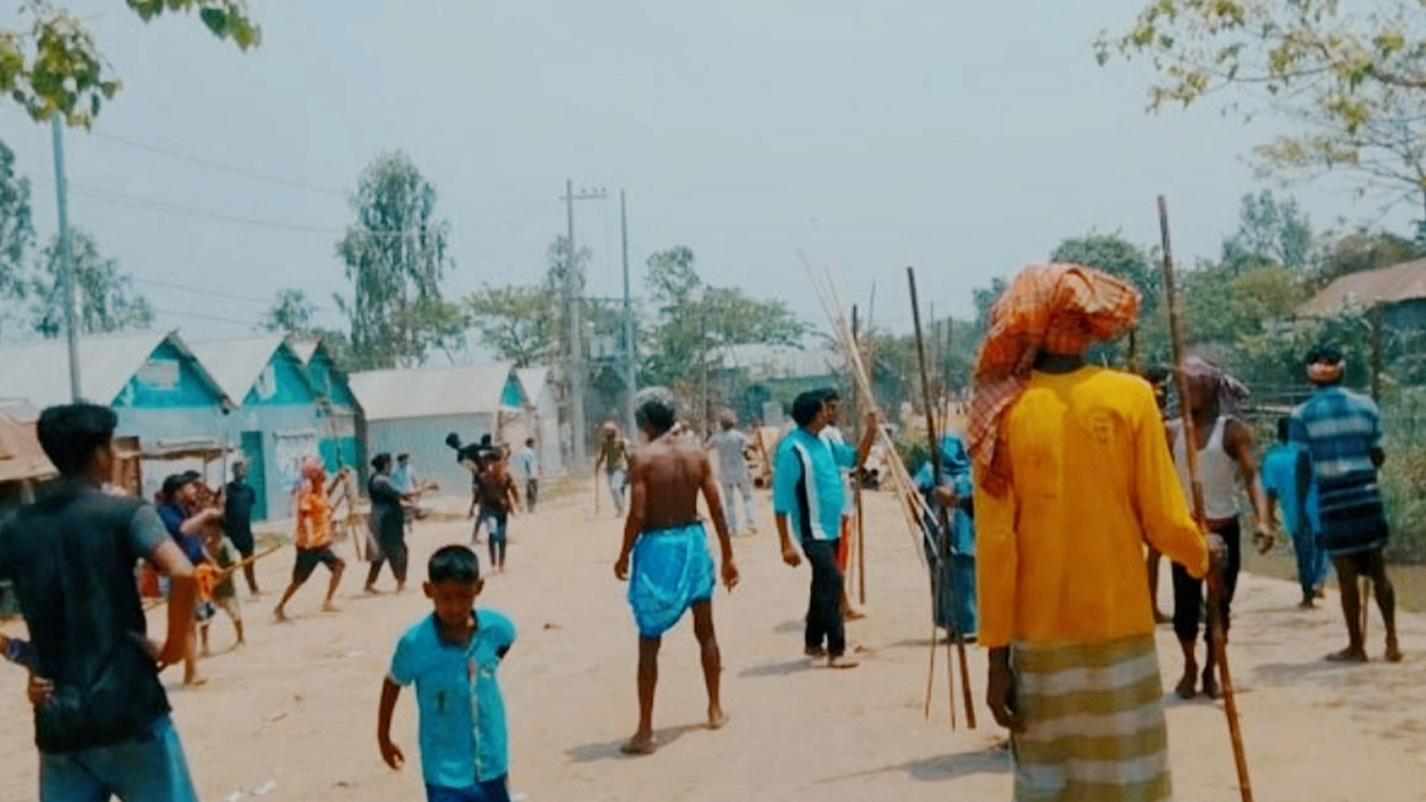 ব্রাহ্মণবাড়িয়ায় দুই দলের মধ্যে সংঘর্ষ। ছবি : সংগৃহীত
