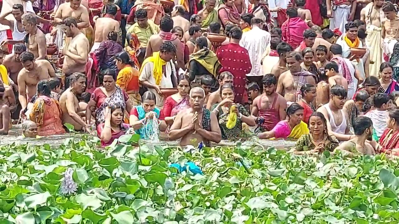 পুণ্যস্নানের পুরোনো ছবি