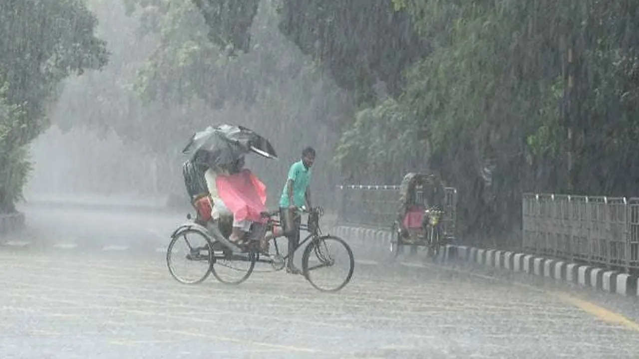 বজ্রসহ হতে পারে বৃষ্টি। ছবি : সংগৃহীত