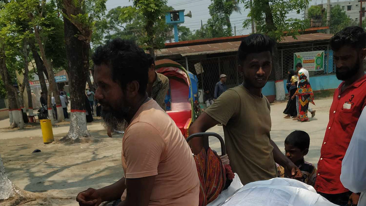 সিরাজগঞ্জে মৃদু তাপপ্রবাহে জনজীবন অতিষ্ঠ