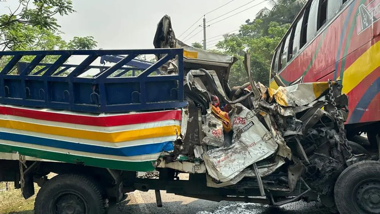 এবার ঈদযাত্রায় সড়ক দুর্ঘটনা অনেকে বেড়েছে। ছবি : সংগৃহীত