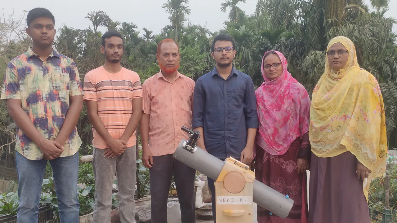 টেলিস্কোপ বানালো দশম শ্রেণির ছাত্র। ছবি : কালবেলা