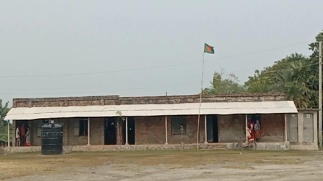 কে.আর. নিম্ন মাধ্যমিক বিদ্যালয়। ছবি : কালবেলা