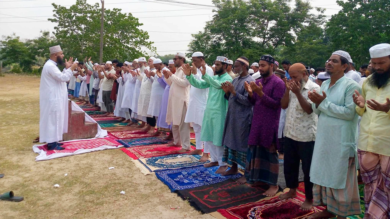 কাপ্তাইয়ে বৃষ্টির জন্য ইসতিসকার নামাজ আদায়