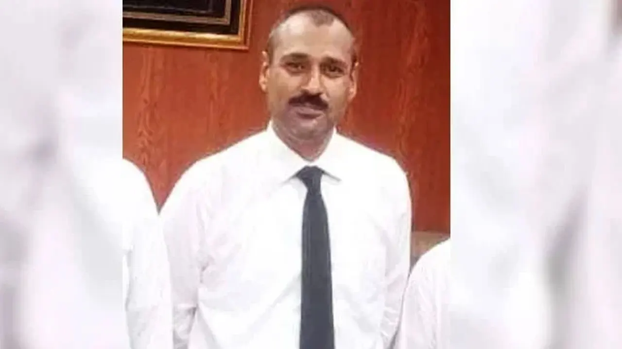 ডিভোর্সের পর মেয়ে ফিরলেন বাড়ি, অবাক কাণ্ড বাবার