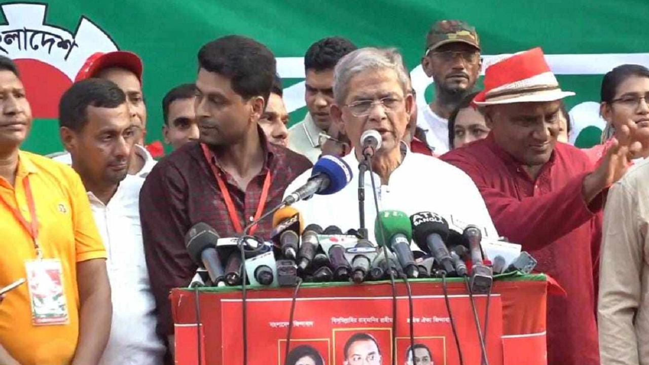 নয়াপল্টনে মহান মে দিবস উপলক্ষে জাতীয়তাবাদী শ্রমিকদল আয়োজিত এক শ্রমিক সমাবেশে প্রধান অতিথি হিসেবে বক্তব্য দেন মির্জা ফখরুল ইসলাম আলমগীর। ছবি : সংগৃহীত