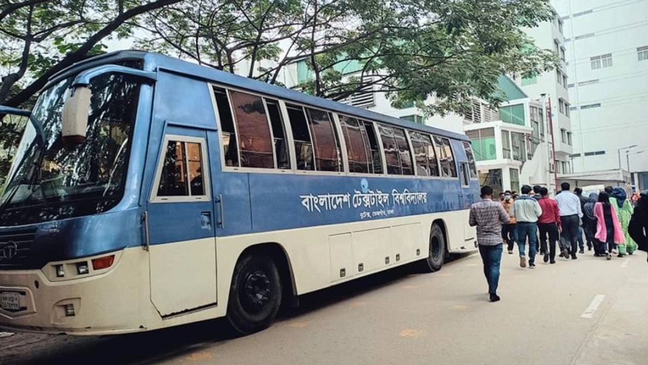 ইন্ডাস্ট্রিয়াল ভিজিটে বুটেক্স শিক্ষার্থীরা ছবি : কালবেলা
