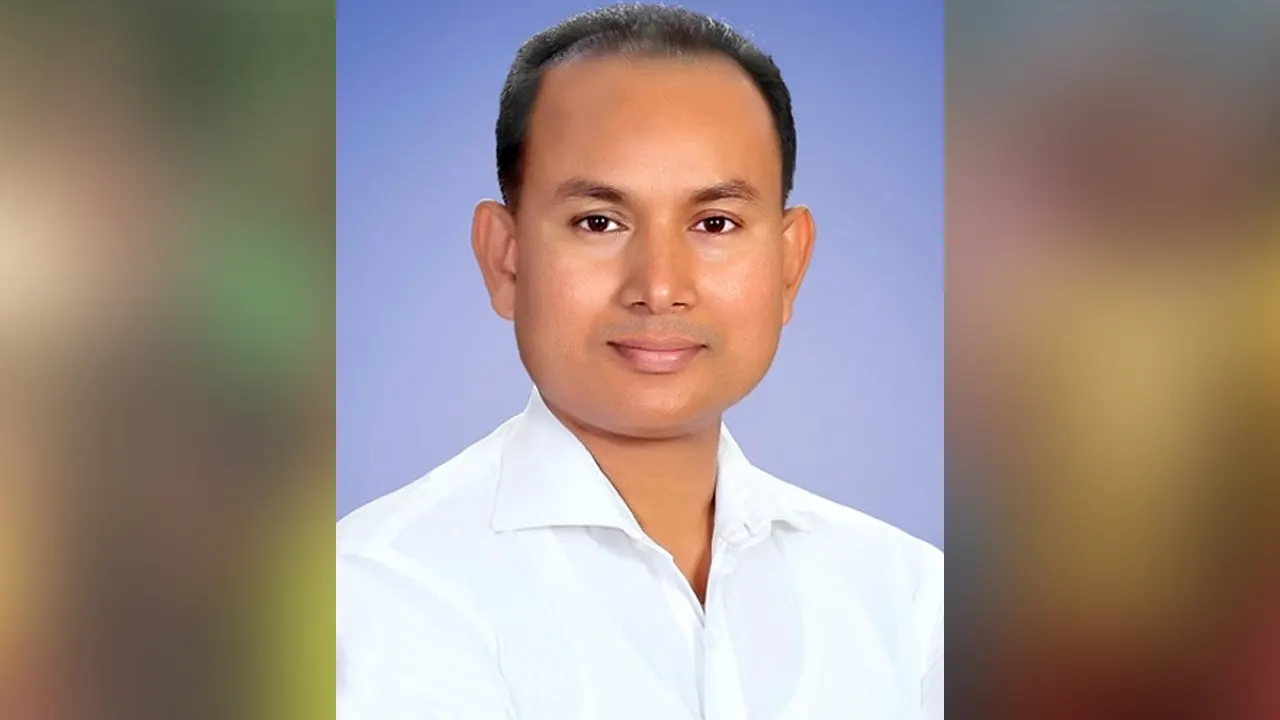 গজারিয়া উপজেলার হোসেন্দী ইউনিয়ন পরিষদের চেয়ারম্যান মনিরুল হক মিঠু। ছবি : কালবেলা