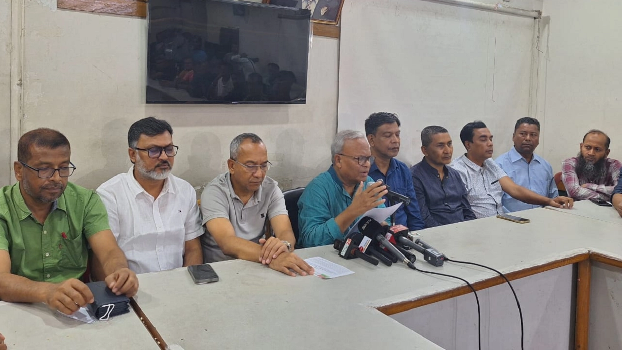 রোববার নয়াপল্টনে দলীয় কার্যালয়ে সংবাদ সম্মেলনে কথা বলেন রুহুল কবীর রিজভী। ছবি : কালবেলা