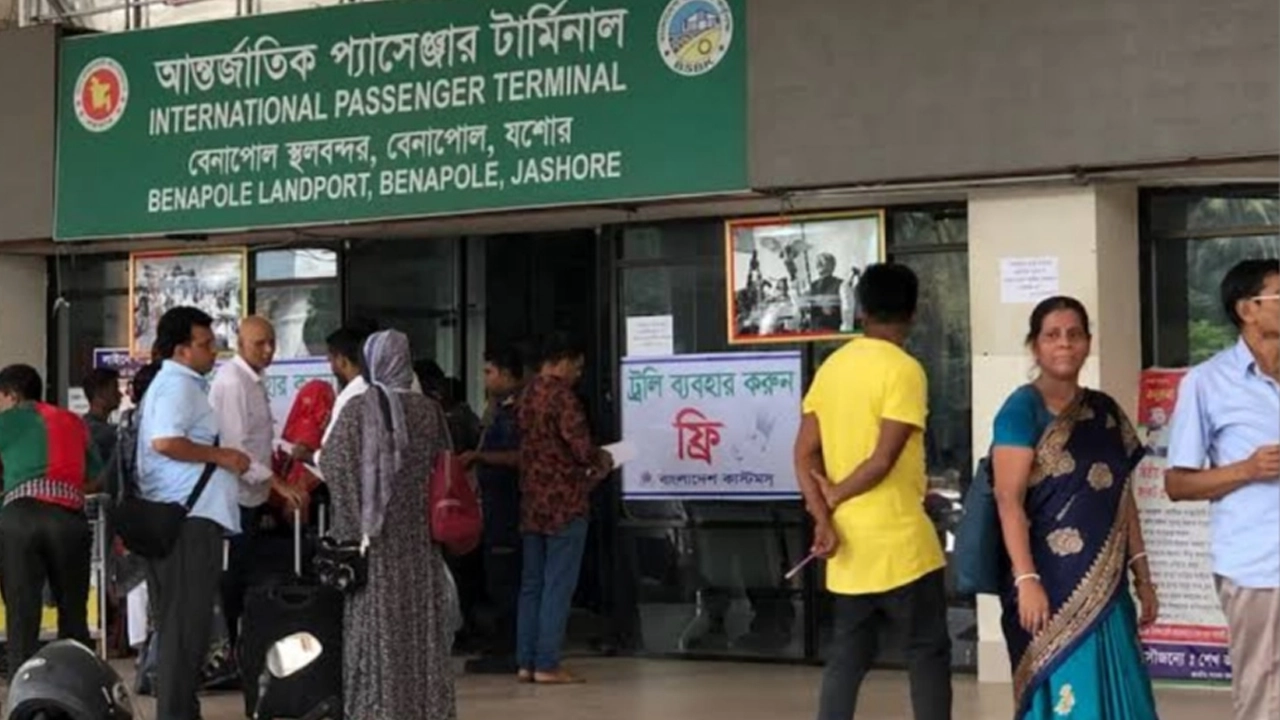 বেনাপোল আন্তর্জাতিক পাসপোর্ট টার্মিনাল। ছবি : কালবেলা