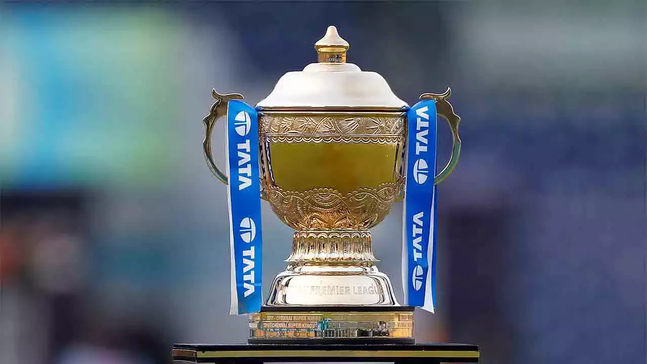 আইপিএলের ট্রফি। ছবি : সংগৃহীত