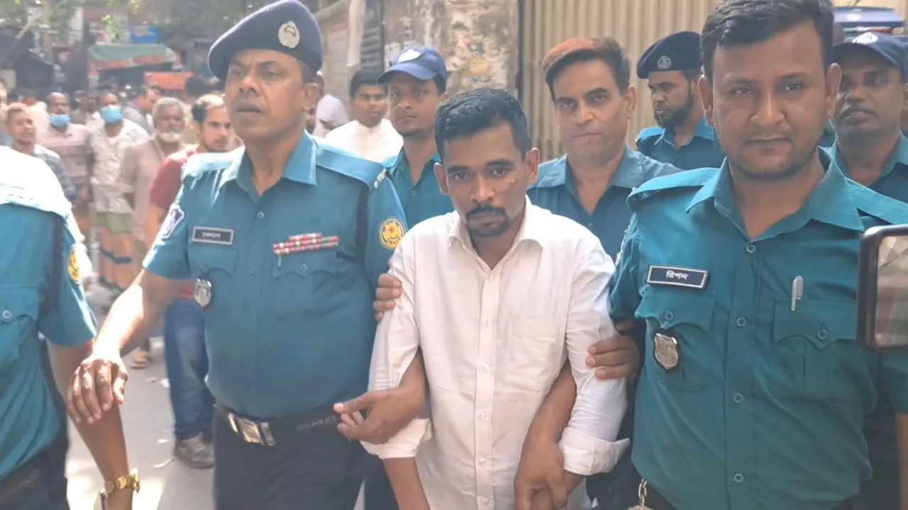 রিমান্ড শেষে ‘চাইল্ড অ্যান্ড ওল্ড এজ কেয়ার’ আশ্রমের চেয়ারম্যান মিল্টন সমাদ্দারকে জামিন নামঞ্জুর করেছেন আদালত। পুরোনো ছবি