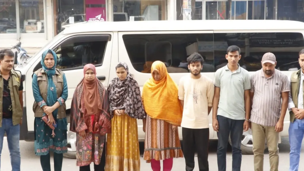 আটককৃত ভুয়া এনএসআই কর্মকর্তা। ছবি : কালবেলা