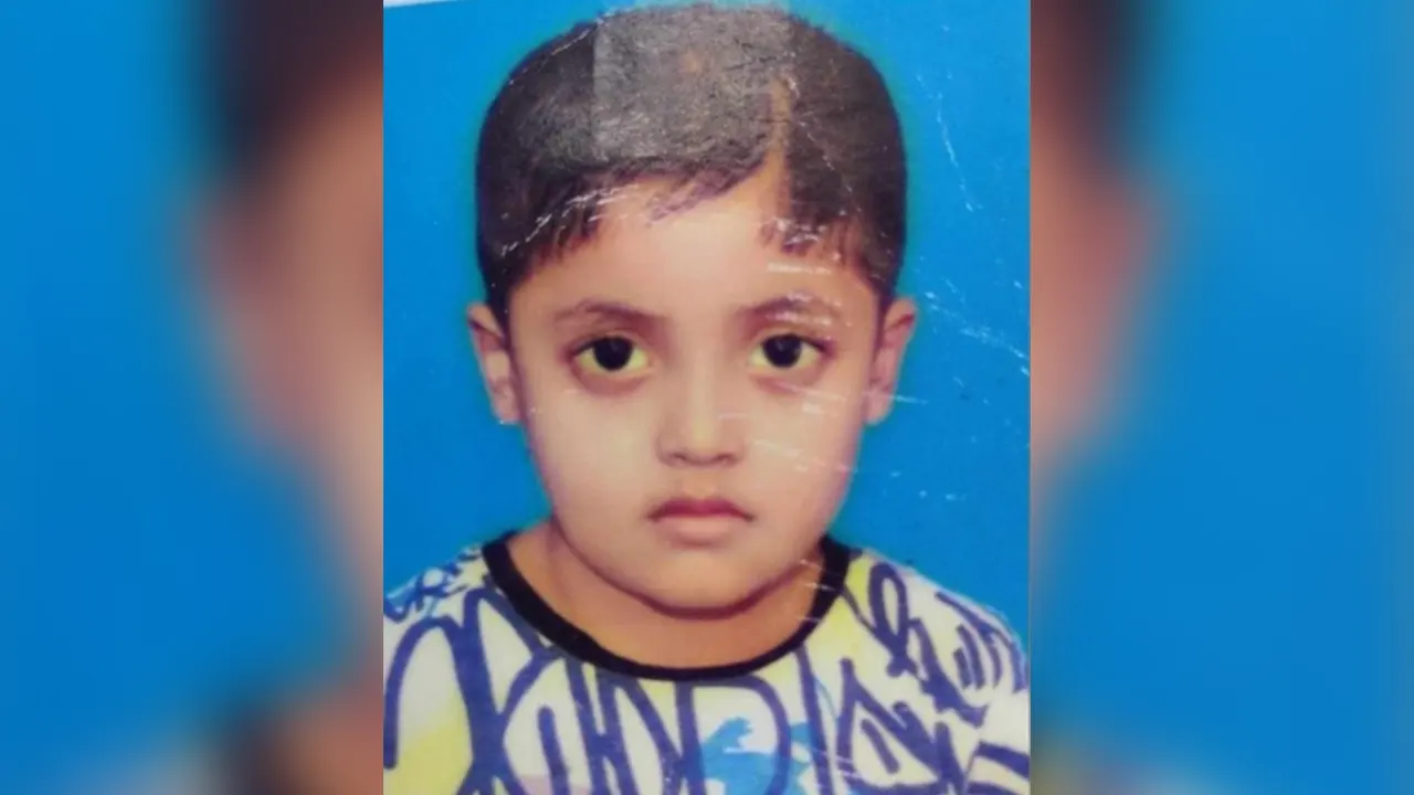 শিশু মো. ফাহাদ। ছবি : কালবেলা