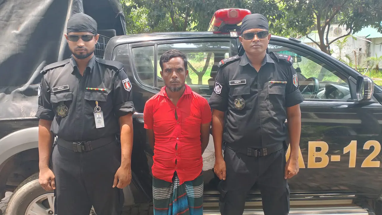 আসামি আব্দুর রাজ্জাক। ছবি : কালবেলা