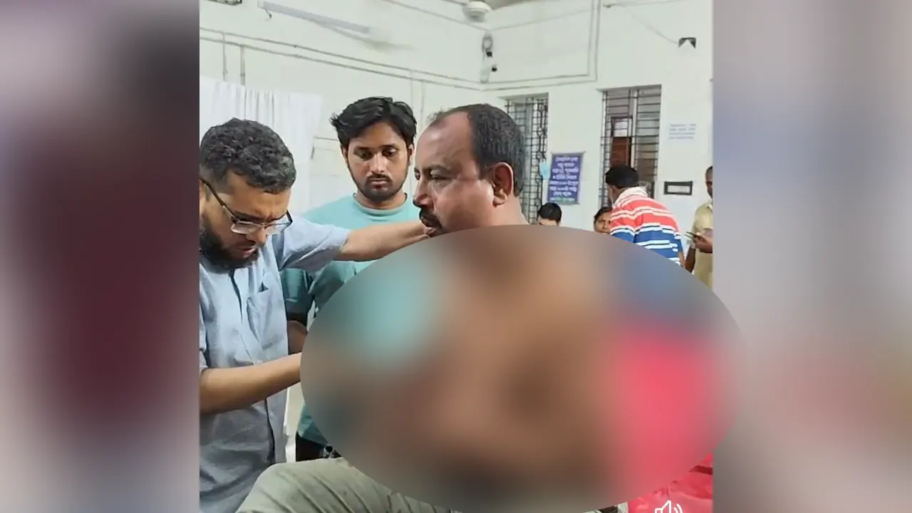 আওয়ামী লীগ নেতা আশরাফ খান মাহামুদকে হাসপাতালে ভর্তি করা হয়েছে। ছবি : সংগৃহীত