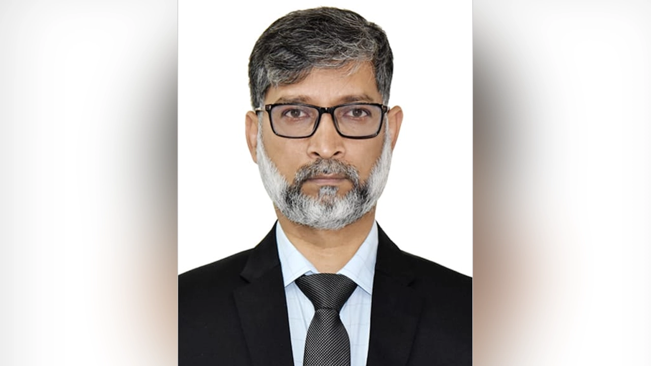 খুলনা বিশ্ববিদ্যালয়ের উপাচার্য প্রফেসর ড. মাহমুদ হোসেন। ছবি : সংগৃহীত
