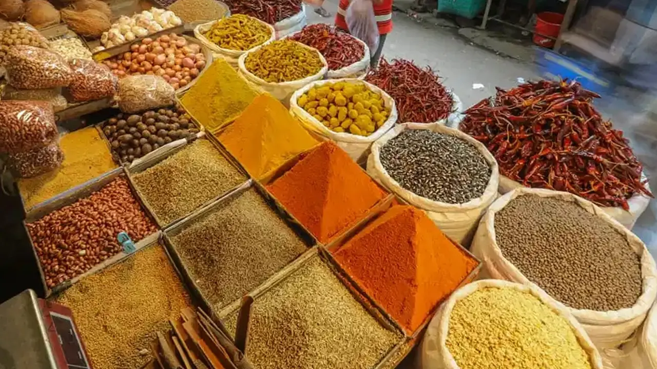ঈদ সামনে রেখে মসলার দাম বাড়ল ৫০-৩০০ টাকা!
