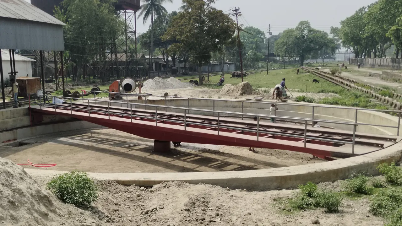 লালমনিরহাটে নির্মিত দেশের প্রথম রেলওয়ে টার্ন টেবিল। ছবি : কালবেলা