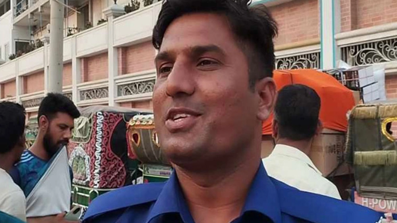 ট্রাফিক পুলিশ সদস্য সোহেল রানা। ছবি: সংগৃহীত