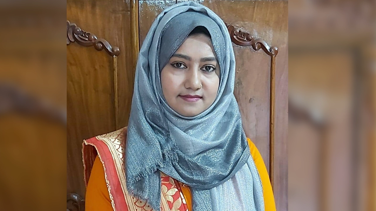 যশোর সদর উপজেলা যুব মহিলা লীগের বহিষ্কৃত আহ্বায়ক ও উপজেলা পরিষদের চেয়ারম্যান প্রার্থী ফাতেমা আনোয়ার। ছবি : সংগৃহীত