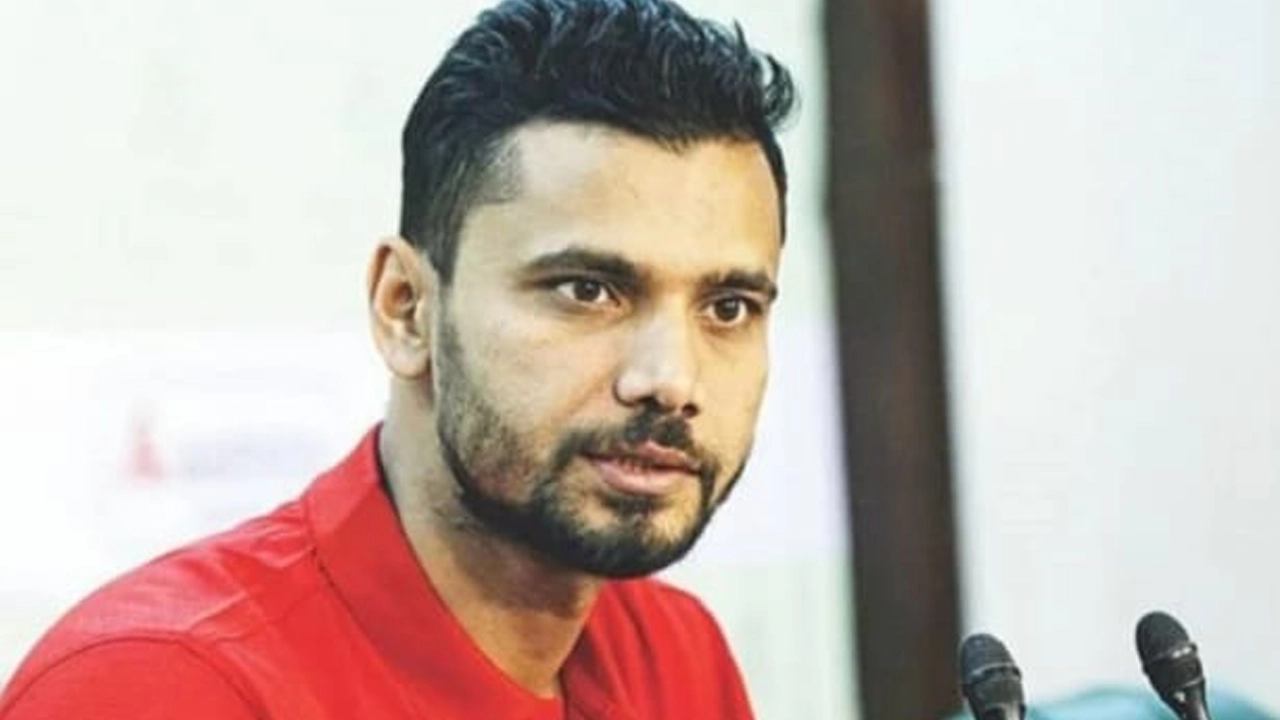 জাতীয় সংসদের হুইপ ও নড়াইল-২ আসনের সংসদ সদস্য মাশরাফী বিন মোর্ত্তজা। ছবি : কালবেলা