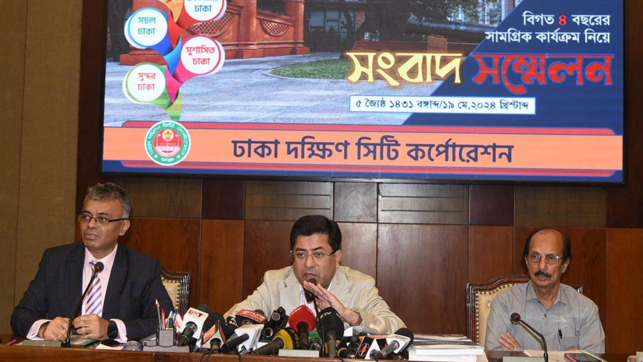 ‘উন্নত ঢাকার উন্নয়ন অগ্রযাত্রার ৪ বছর’ শীর্ষক সংবাদ সম্মেলনে বক্তব্য দেন মেয়র শেখ ফজলে নূর তাপস। ছবি : কালবেলা