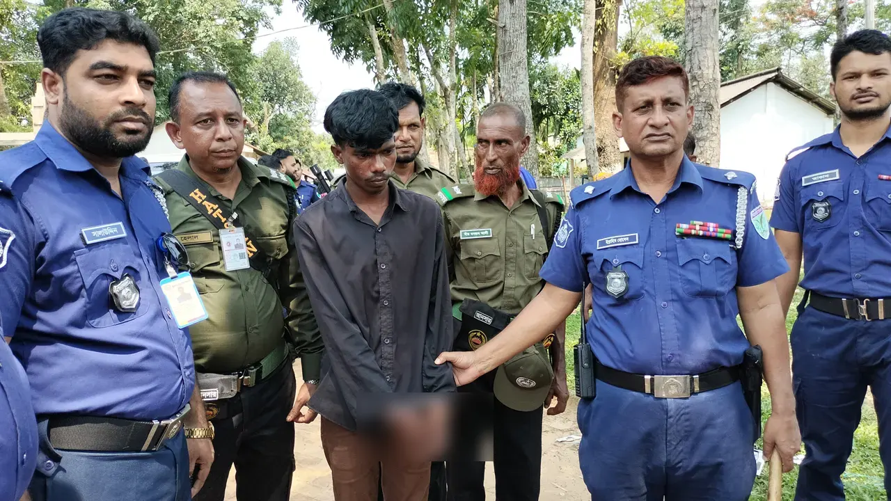 জাল ভোট দেওয়ায় যুবককে কারাদণ্ড দিয়েছেন ভ্রাম্যমাণ আদালত। ছবি : কালবেলা