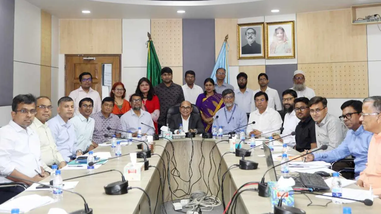 ইউজিসির শুদ্ধাচার কর্মপরিকল্পনা বাস্তবায়নের লক্ষ্যে অংশীজন সভা। ছবি : কালবেলা