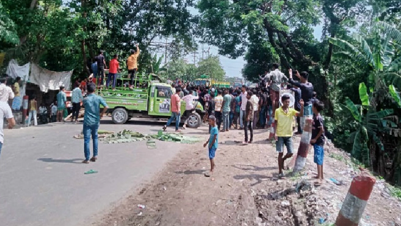 কক্সবাজারের ঈদগাঁওয়ে নির্বাচনী সহিংসতা। ছবি সংগৃহীত