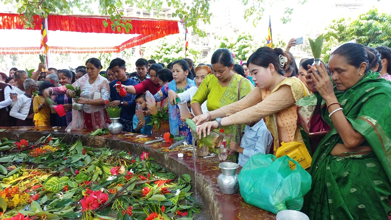বান্দরবানে বুদ্ধ পূর্ণিমা উৎসব পালিত। ছবি : কালবেলা