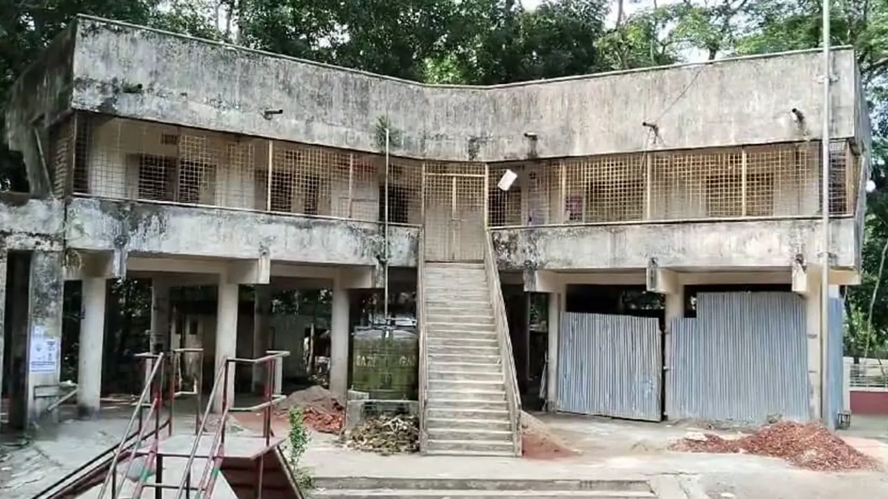 বাগেরহাটের একটি আশ্রয়কেন্দ্র। ছবি : কালবেলা