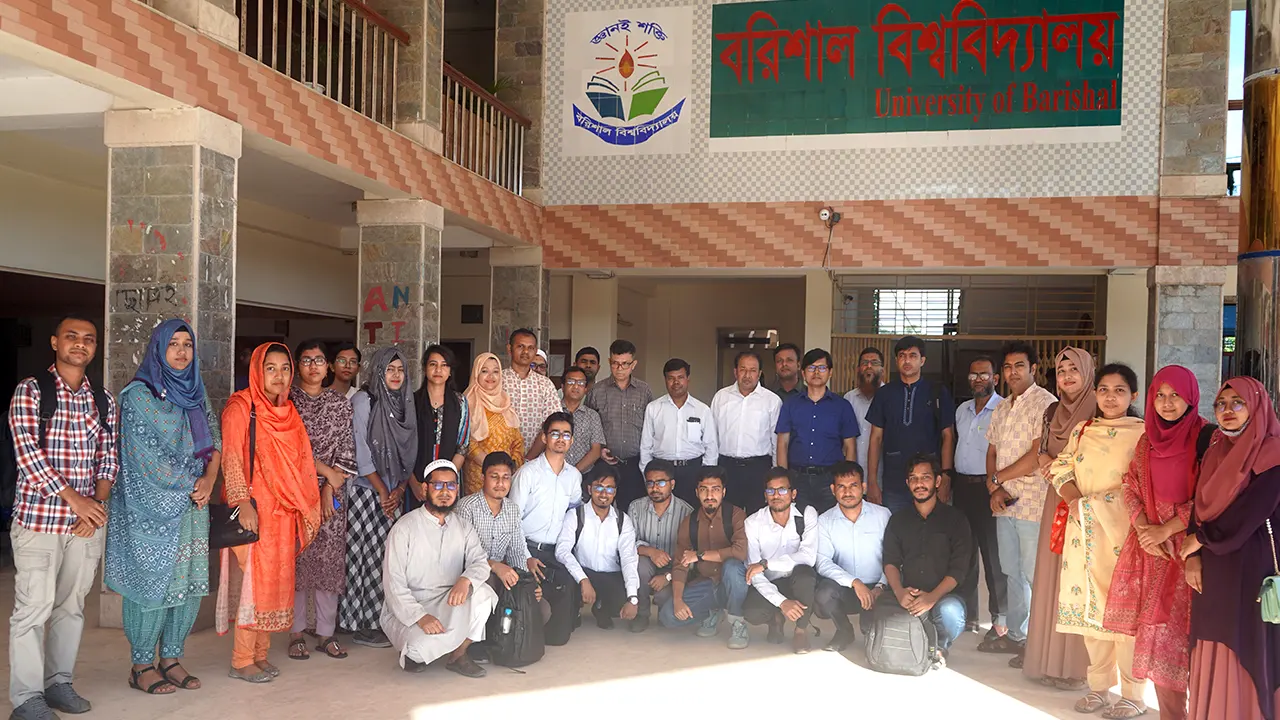 ফেলোশিপ পাওয়া বরিশাল বিশ্ববিদ্যালয়ের ৩৭ শিক্ষার্থী। ছবি : কালবেলা