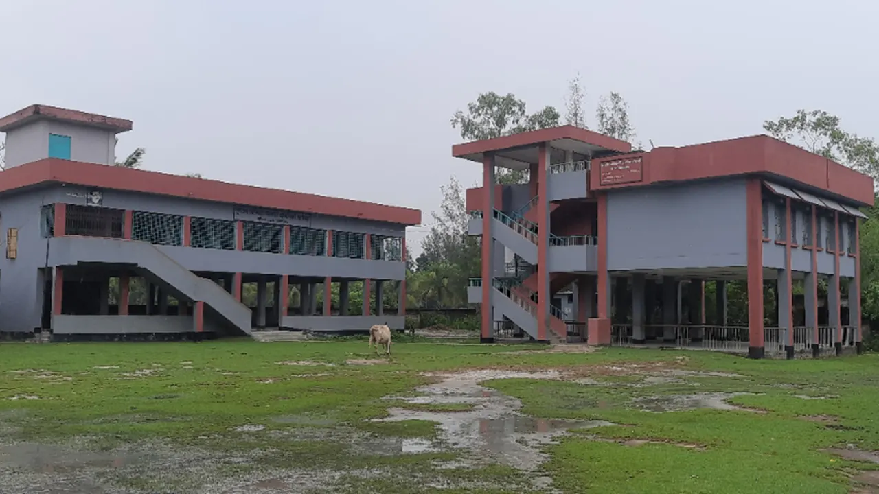 আশ্রয়কেন্দ্র। ছবি : কালবেলা
