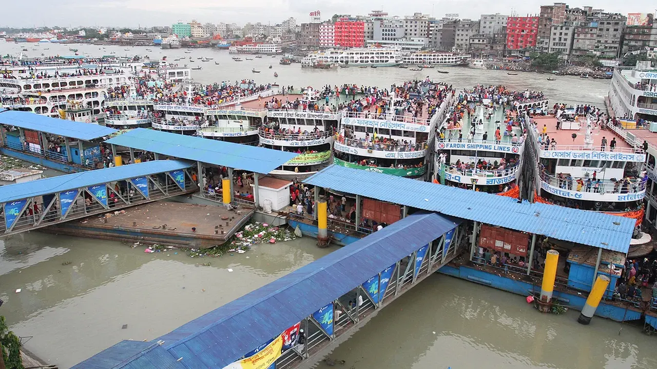সদরঘাট লঞ্চ টার্মিনাল। ছবি : সংগৃহীত